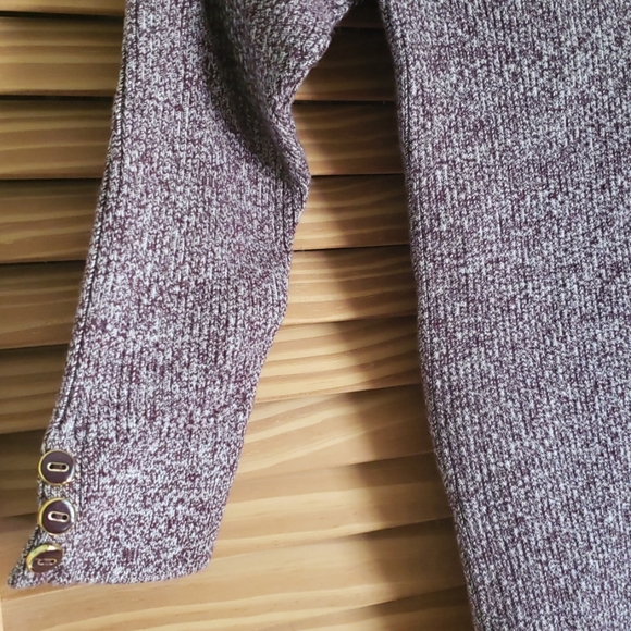 Top - Picture 2 of 3